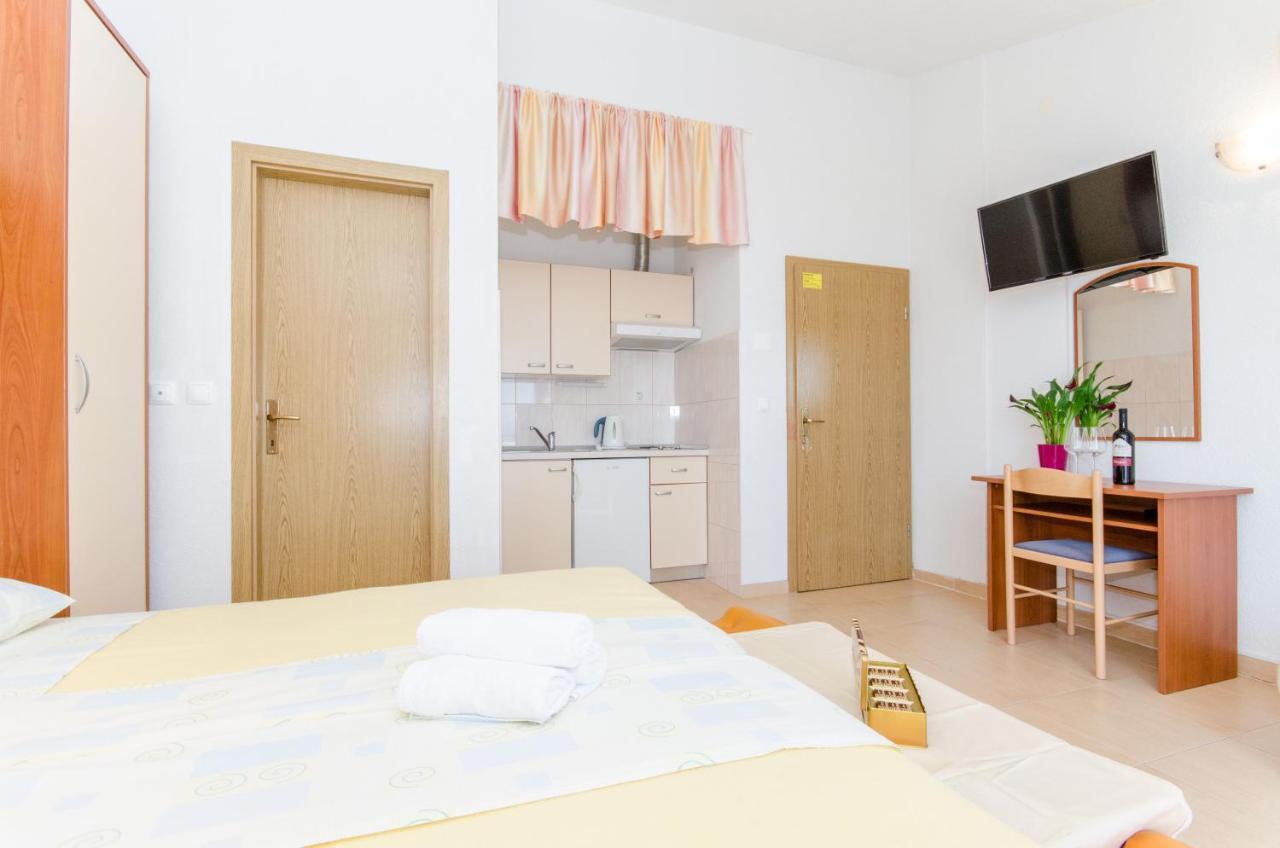Knezovicapartments Živogošće Екстериор снимка